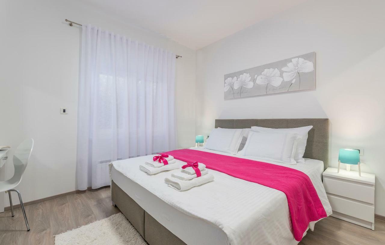 Apartments Vita โปเรช ภายนอก รูปภาพ